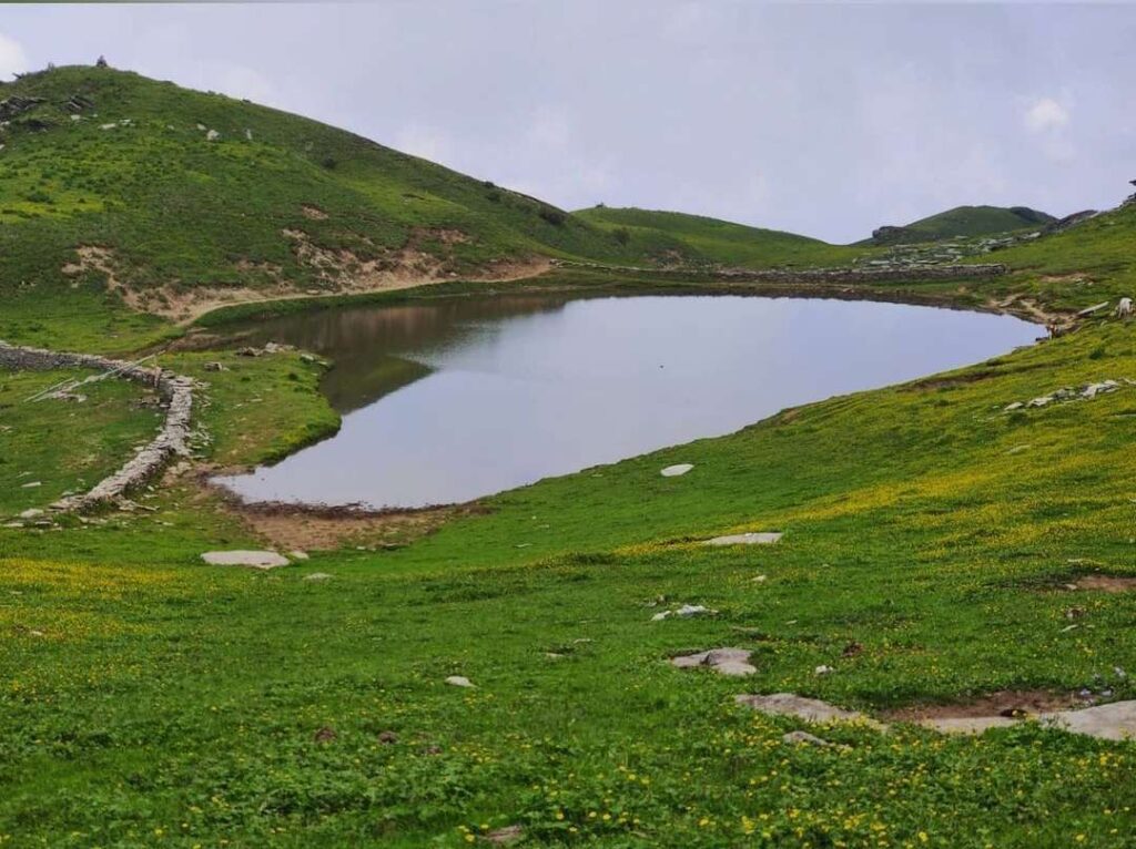 saru lake (taal)