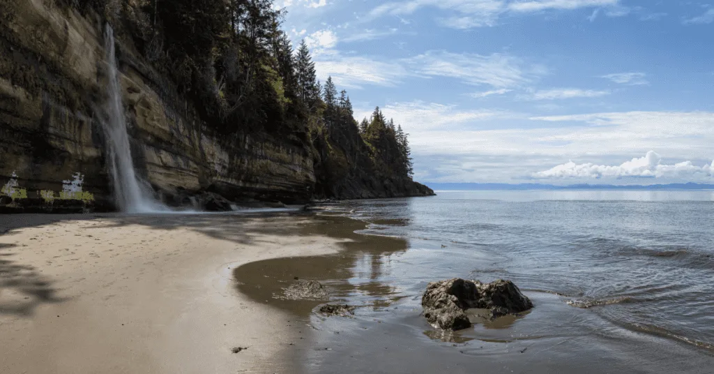 _Things to do in Mystic beach Canada Juan de Fuca Trail hiking (2)
