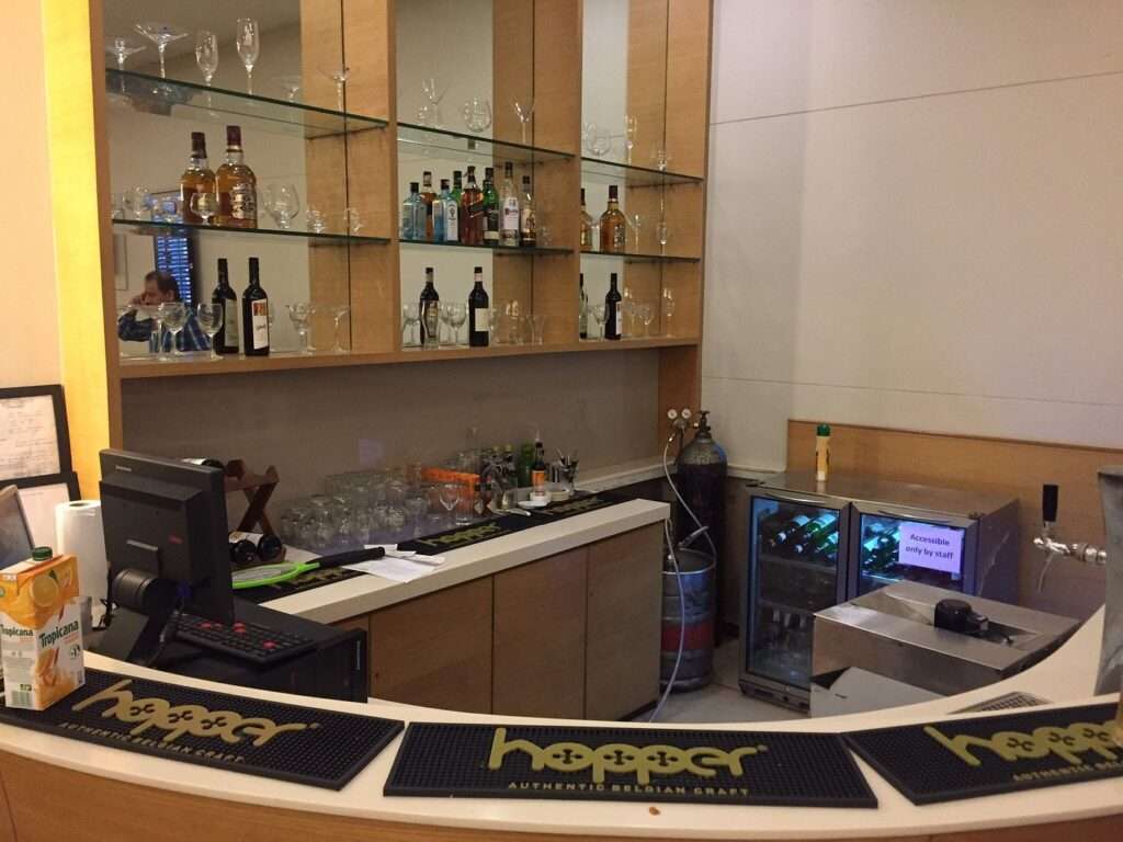 Food and Beverages in Loyalty Lounge Mumbai Airport